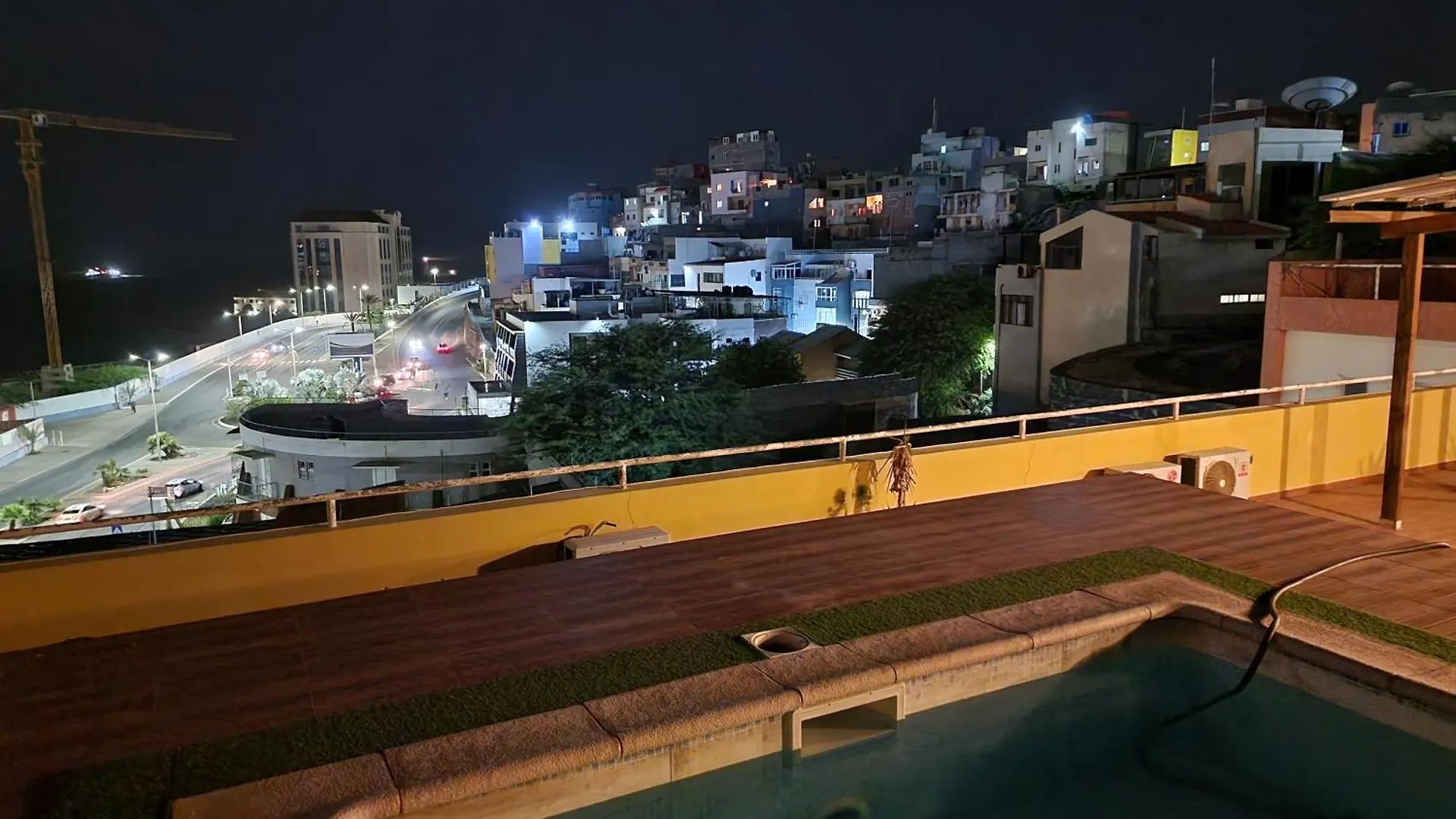 Casa De Ferias Com 2 Quartos Ou Aluguer Diaria Praia Apartment