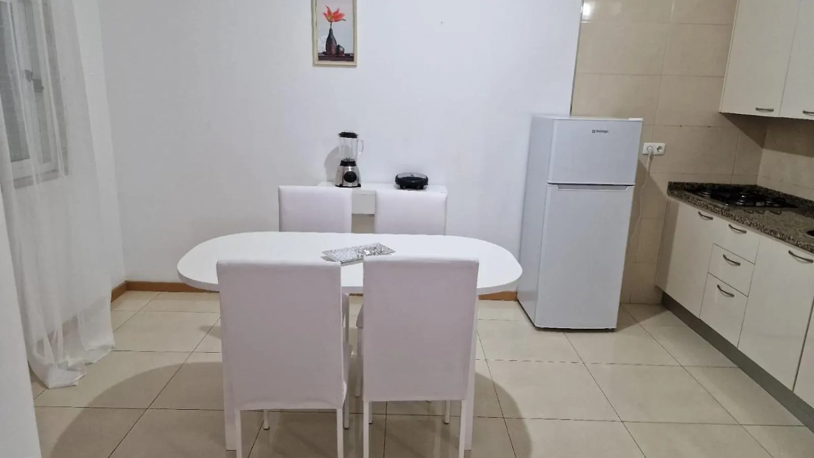 Casa De Ferias Com 2 Quartos Ou Aluguer Diaria Praia